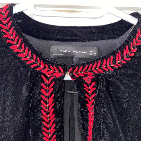 Zara Woman Velvet Open Front Embroidered Beaded
Floral Jacket M - Picture 6 of 8